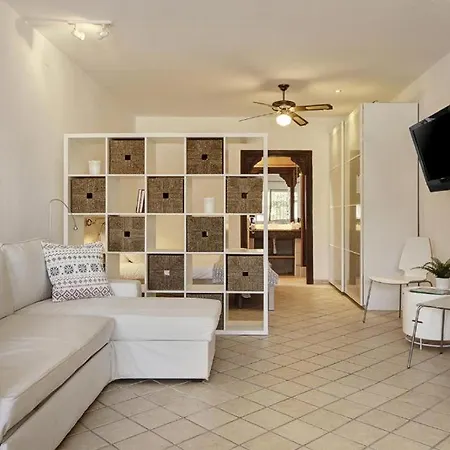 Coqueto Estudio En Puerto Deportivo De Marina Del Apartamento
